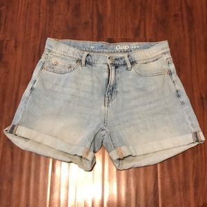 Gap 1969 size 25r high waisted vintage wash shorts